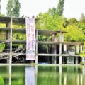 L’Associazione Progetto Diritti aderisce all’appello del Forum del Parco delle Energie Lo striscione di dodici metri con la scritta 'Monumento naturale' calato sul mostro di cemento del lago ex-Snia a Roma, 23 Aprile 2016. ANSA/MARTINO IANNONE